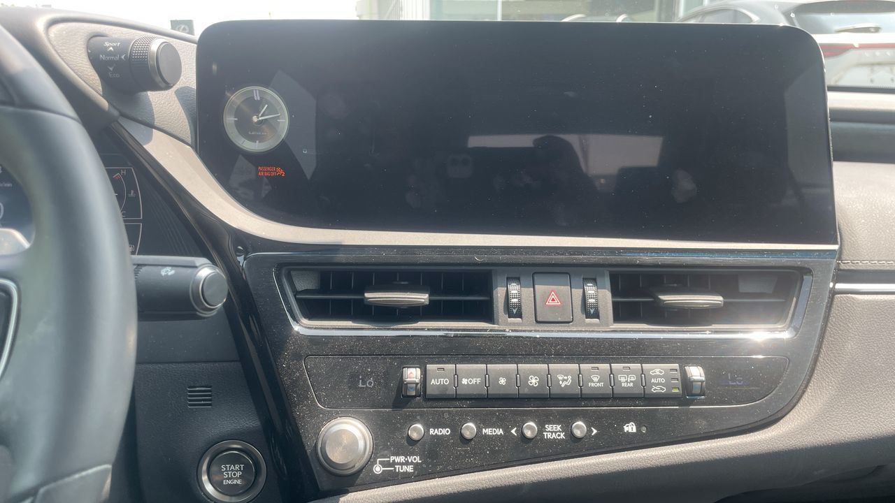 2023 Lexus ES350 in Laval, Quebec