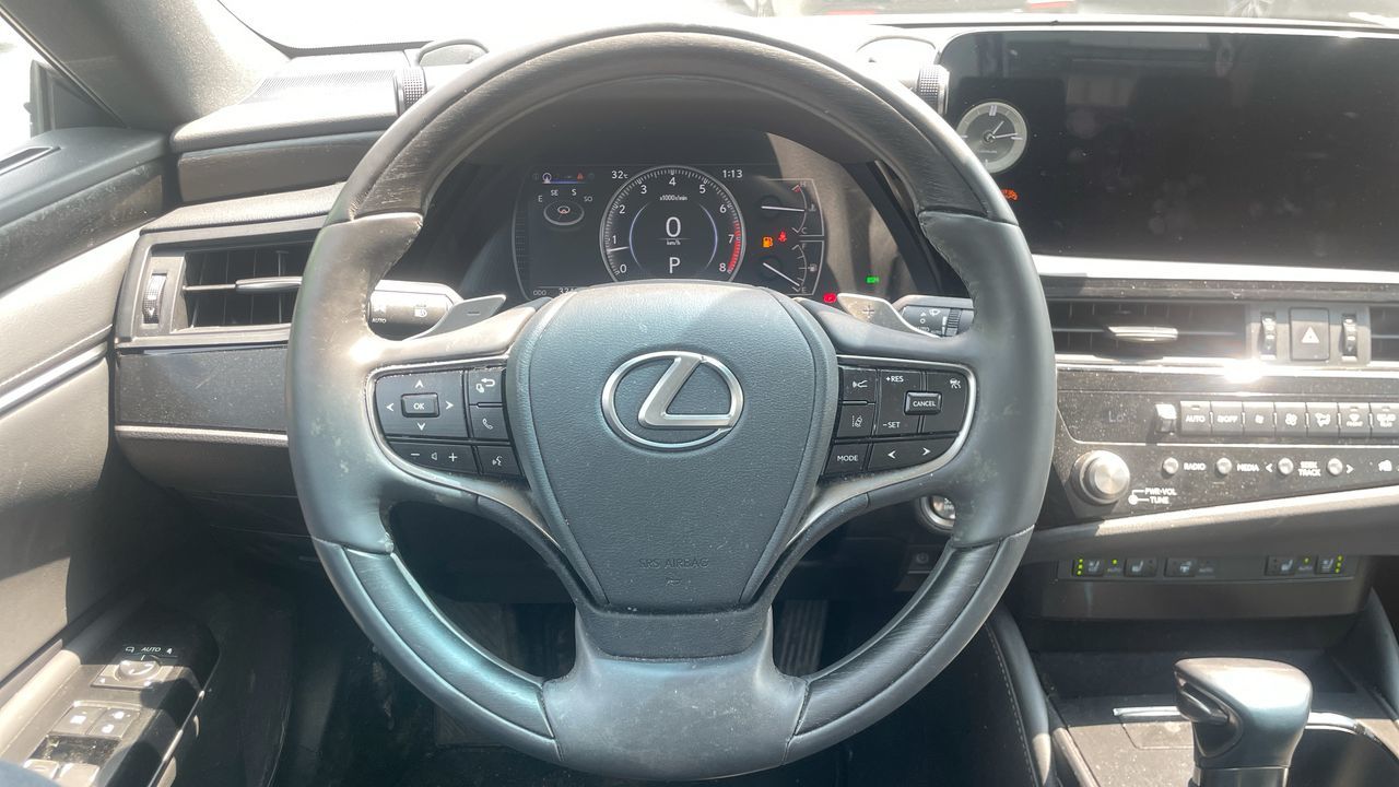 2023 Lexus ES350 in Laval, Quebec