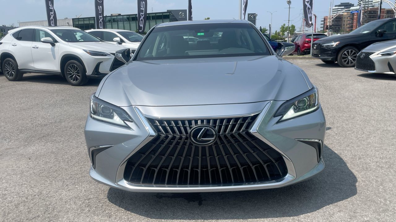 2023 Lexus ES350 in Laval, Quebec