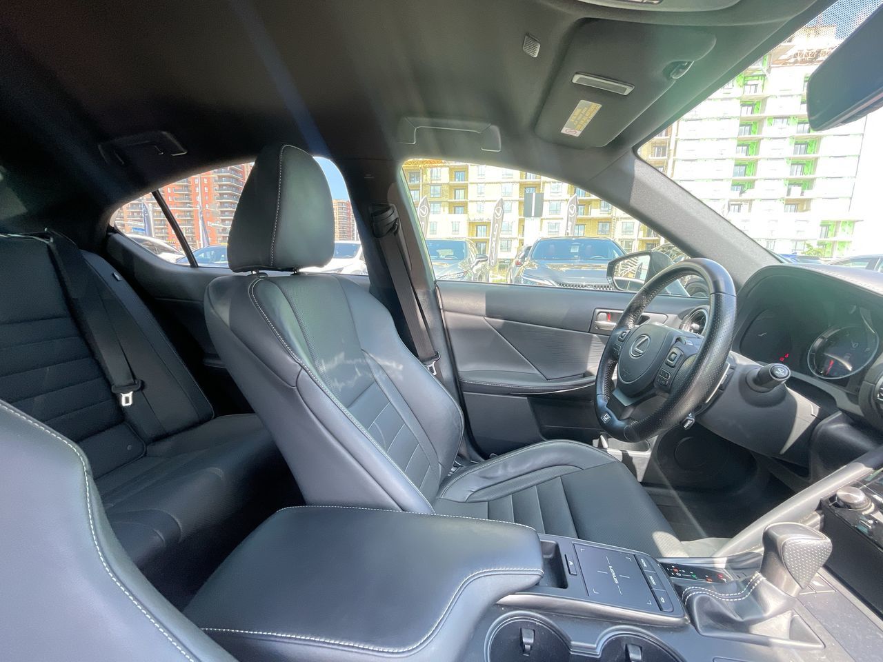 Lexus IS 300  2021 à Laval, Québec