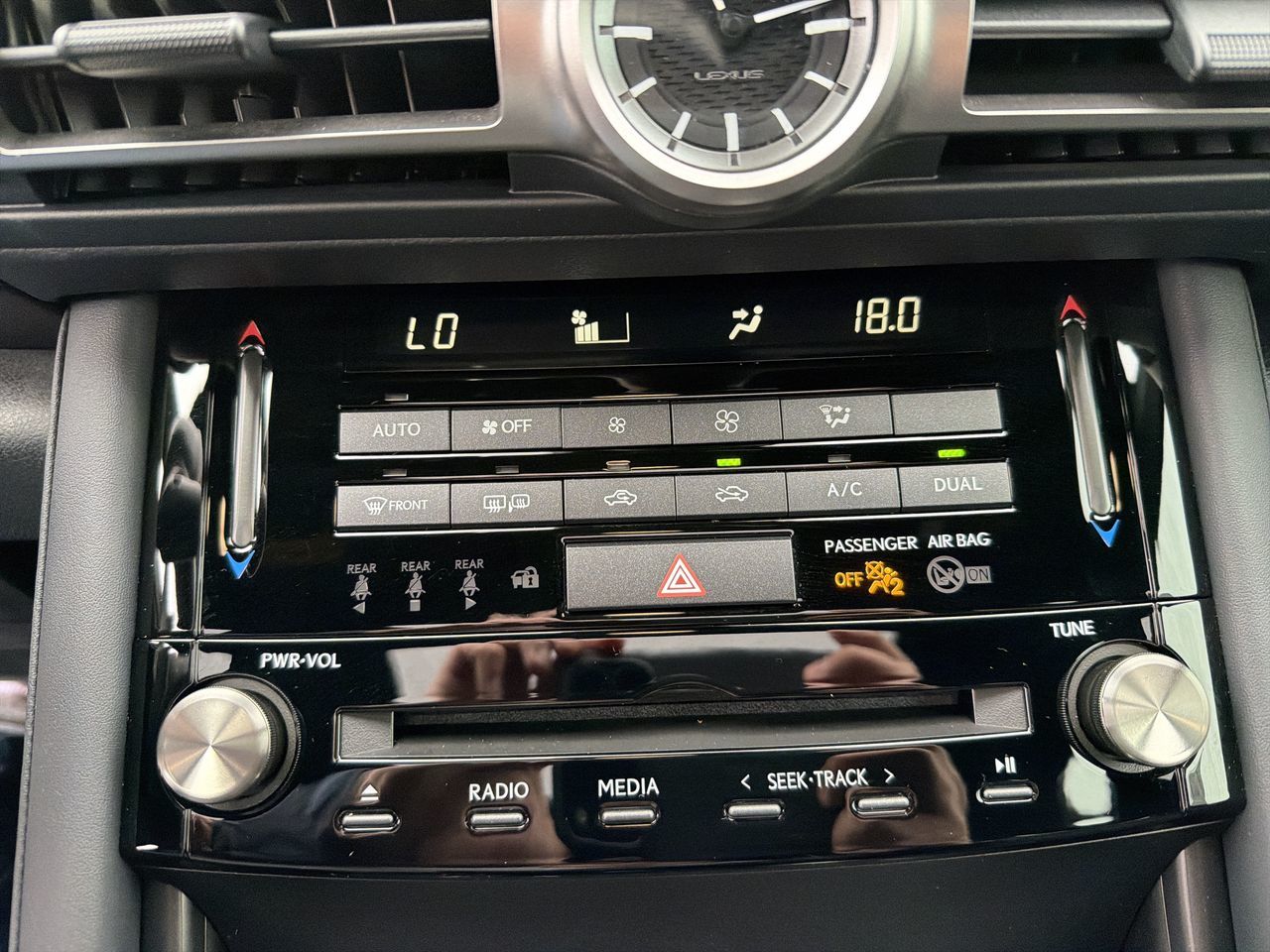 Lexus IS 300  2021