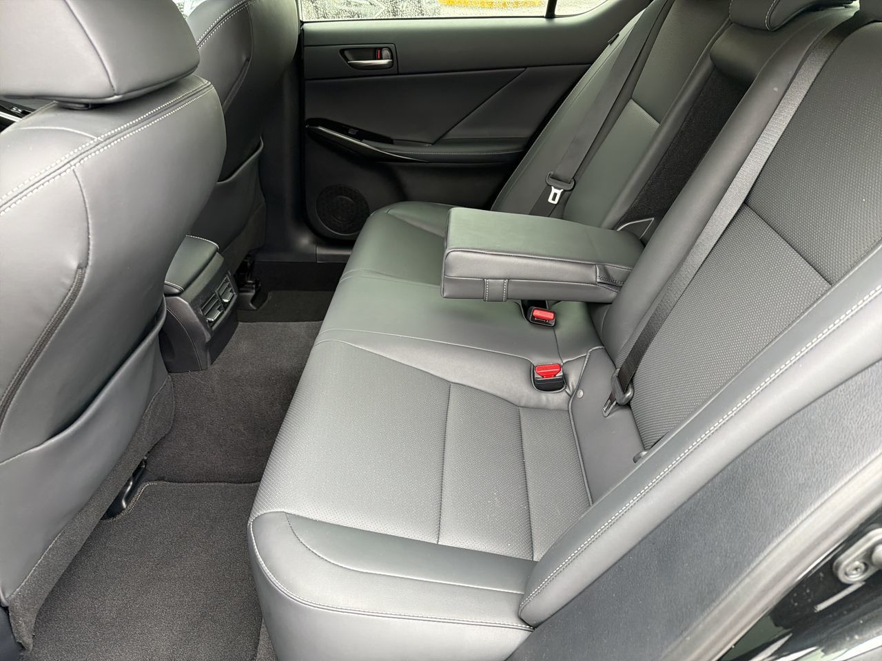 Lexus IS 300  2021