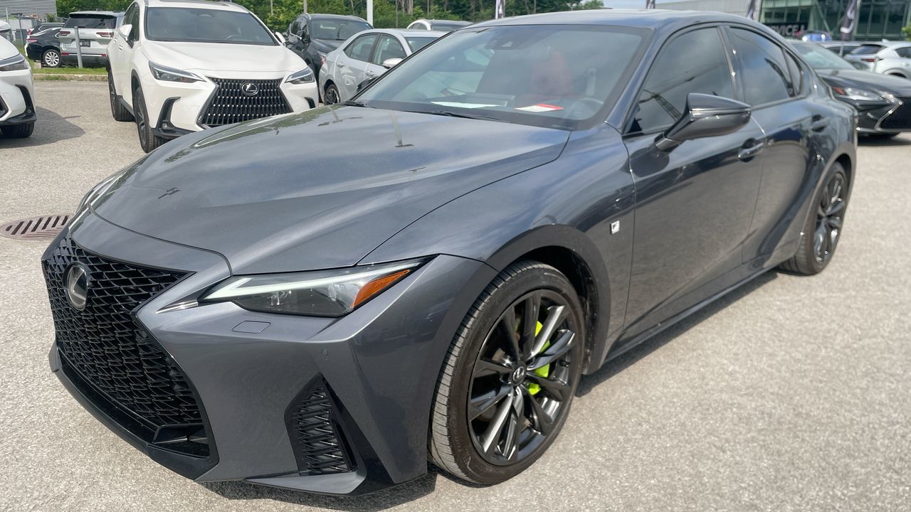 Lexus IS 300  2023