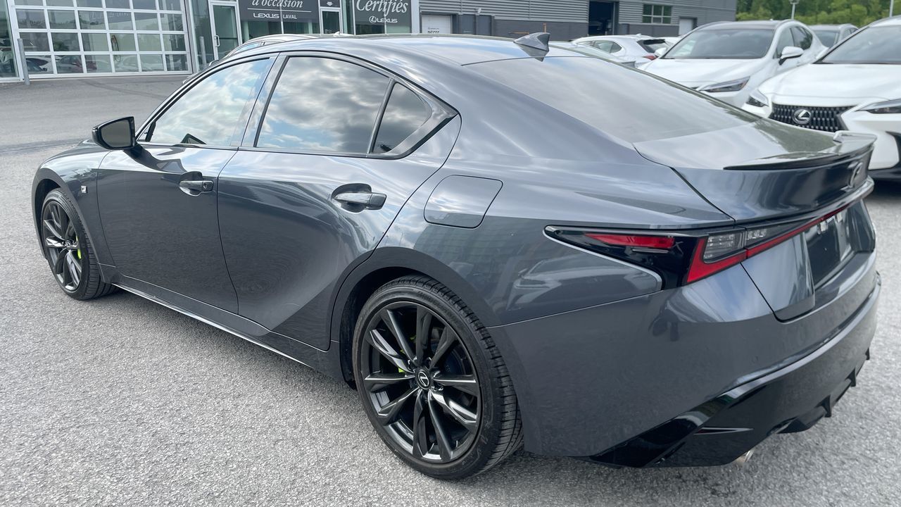 Lexus IS 300  2023