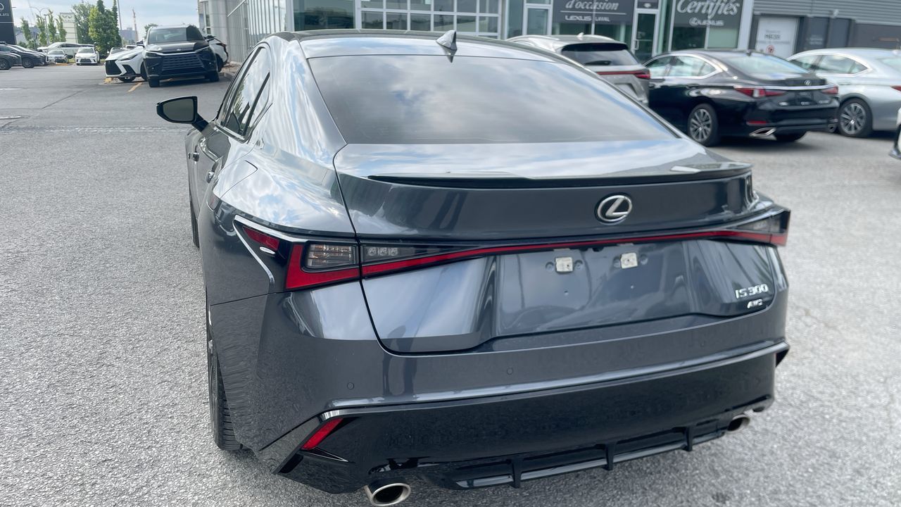 Lexus IS 300  2023