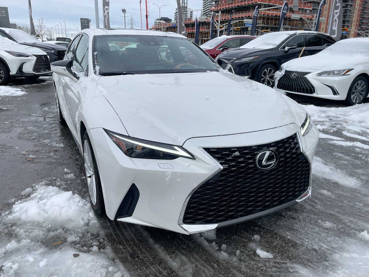 Lexus IS 300  2023