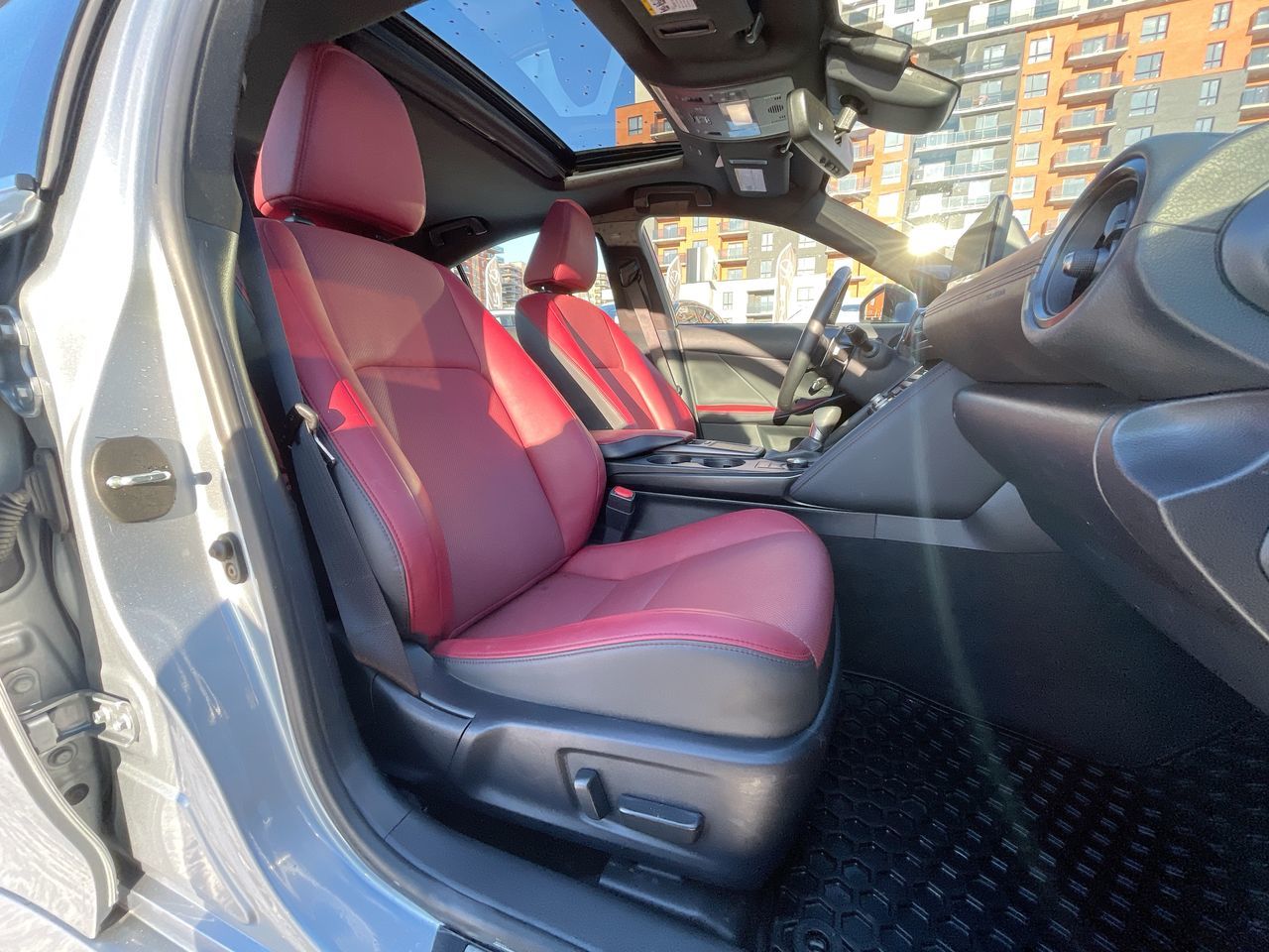 Lexus IS 300  2023 à Laval, Québec