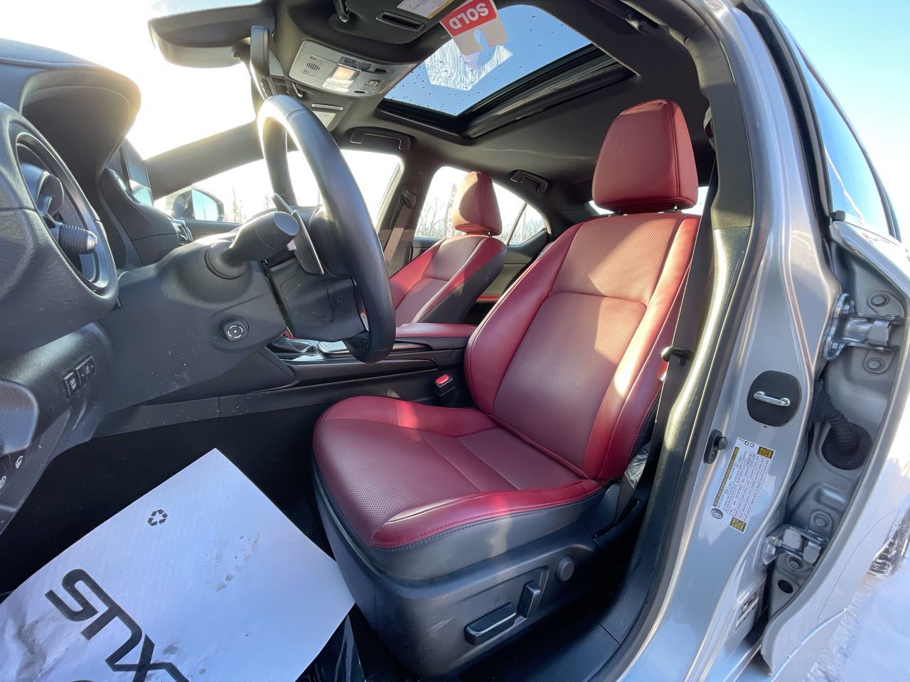 Lexus IS 300  2023 à Laval, Québec