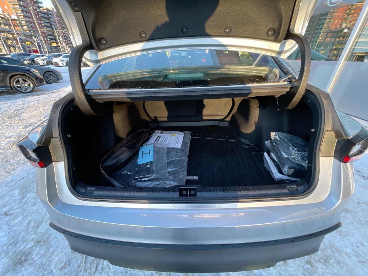 Lexus IS 300  2023 à Laval, Québec