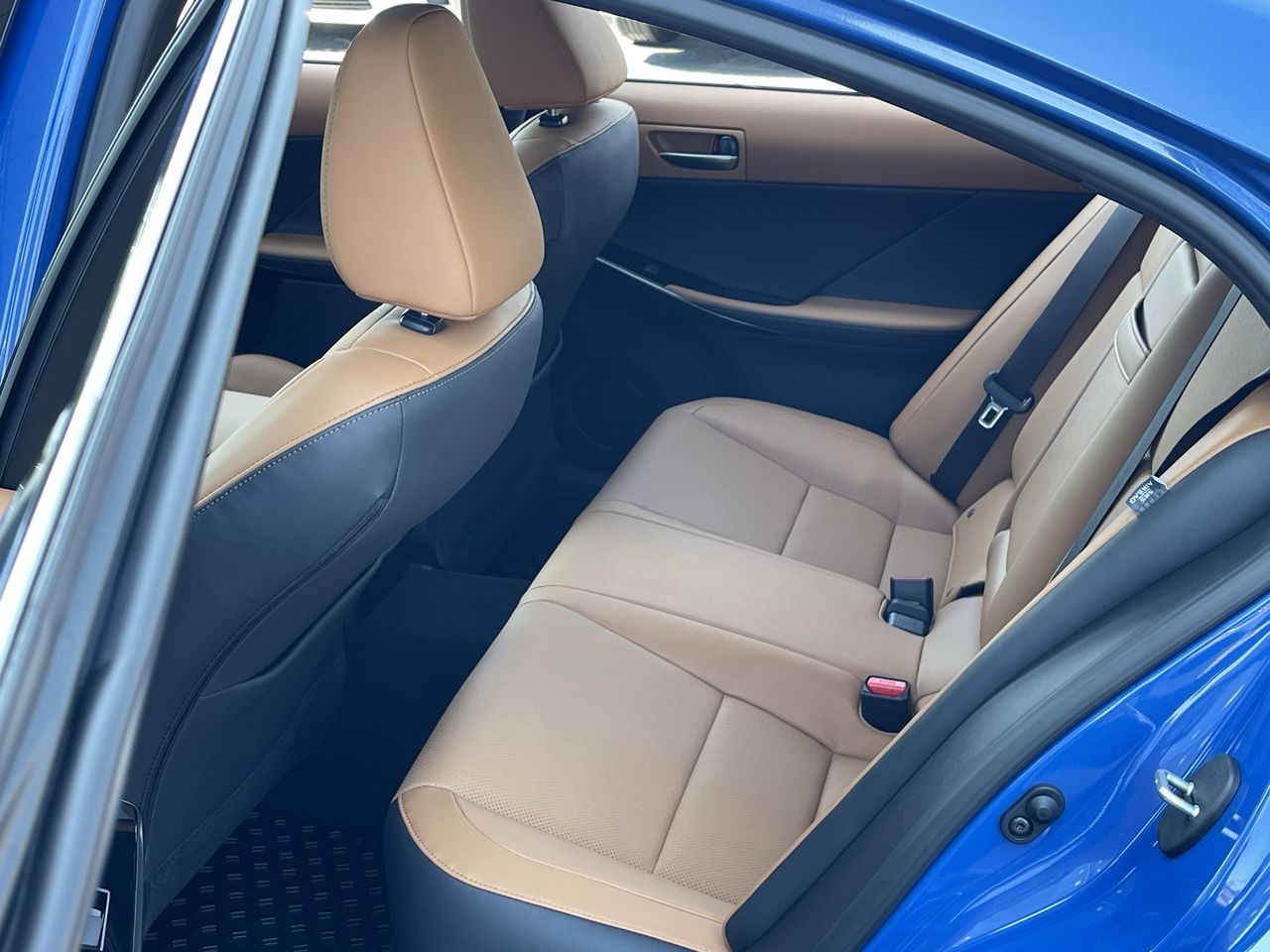 Lexus IS 300  2024 à Laval, Québec