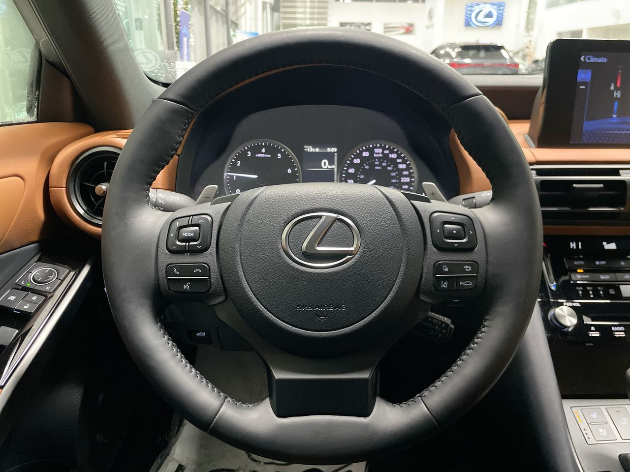 Lexus IS 300  2025
