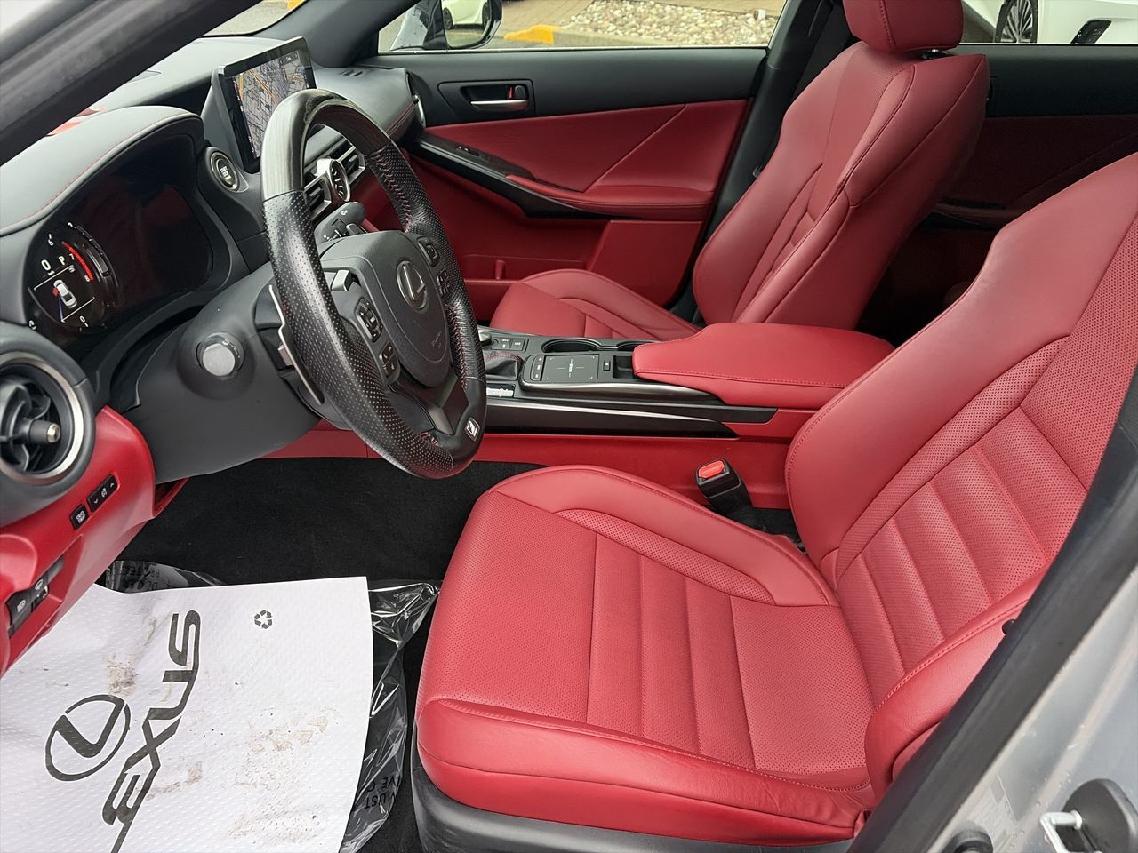 Lexus IS  2022 à Laval, Québec