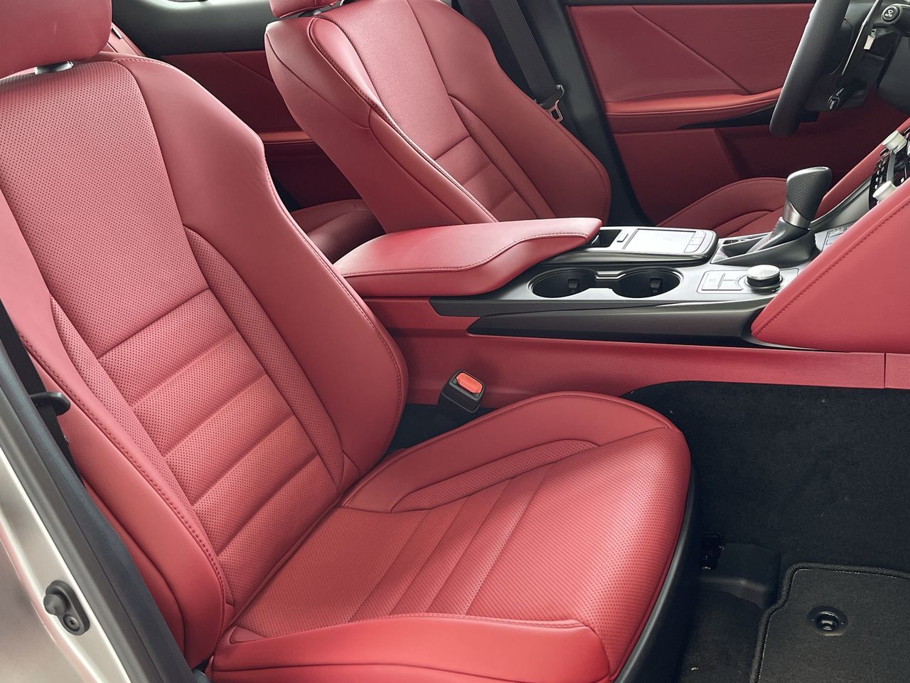 Lexus IS  2023 à Laval, Québec