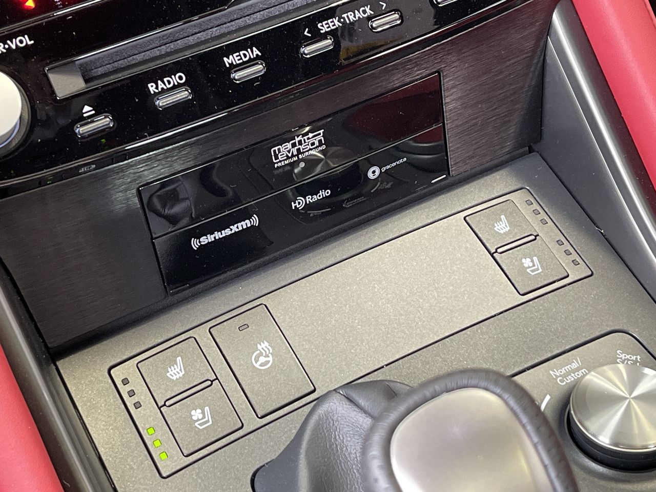Lexus IS  2023 à Laval, Québec