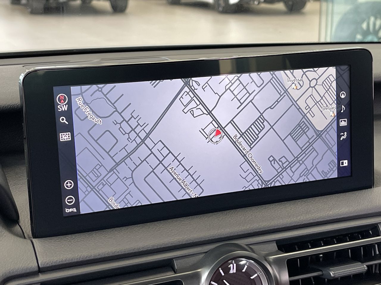 Lexus IS  2023 à Laval, Québec