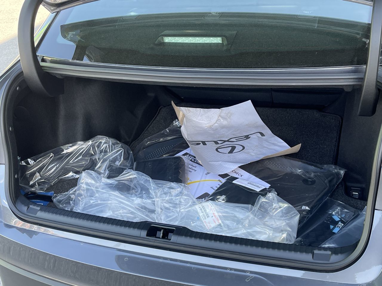 2025 Lexus IS in Laval, Quebec
