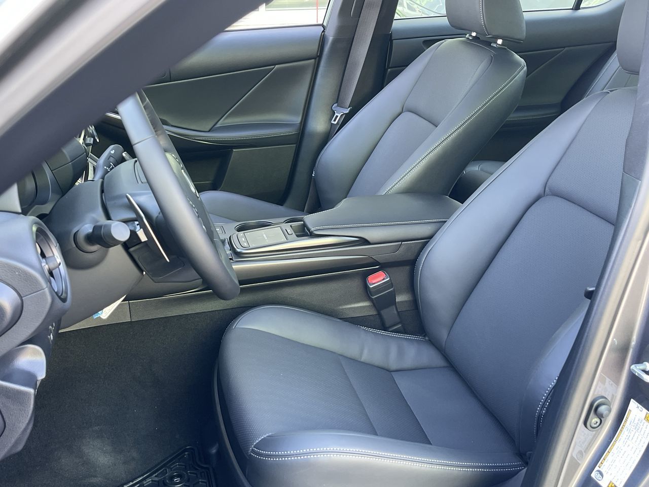 2025 Lexus IS in Laval, Quebec