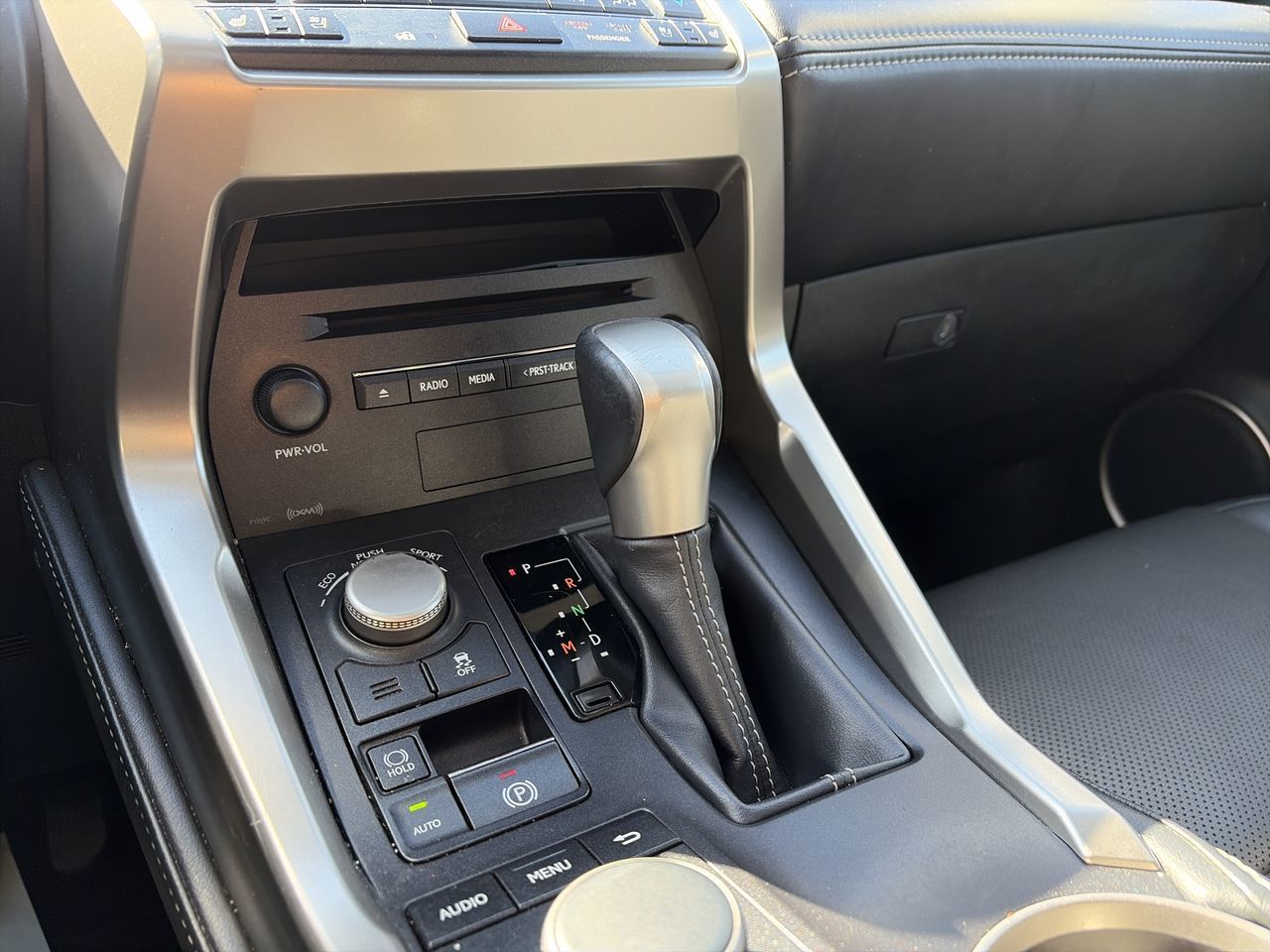Lexus NX 200t  2017