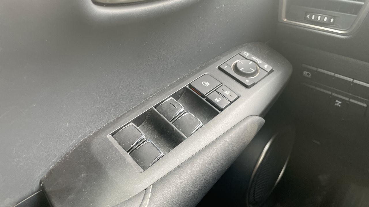 Lexus NX 300  2021 à Laval, Québec