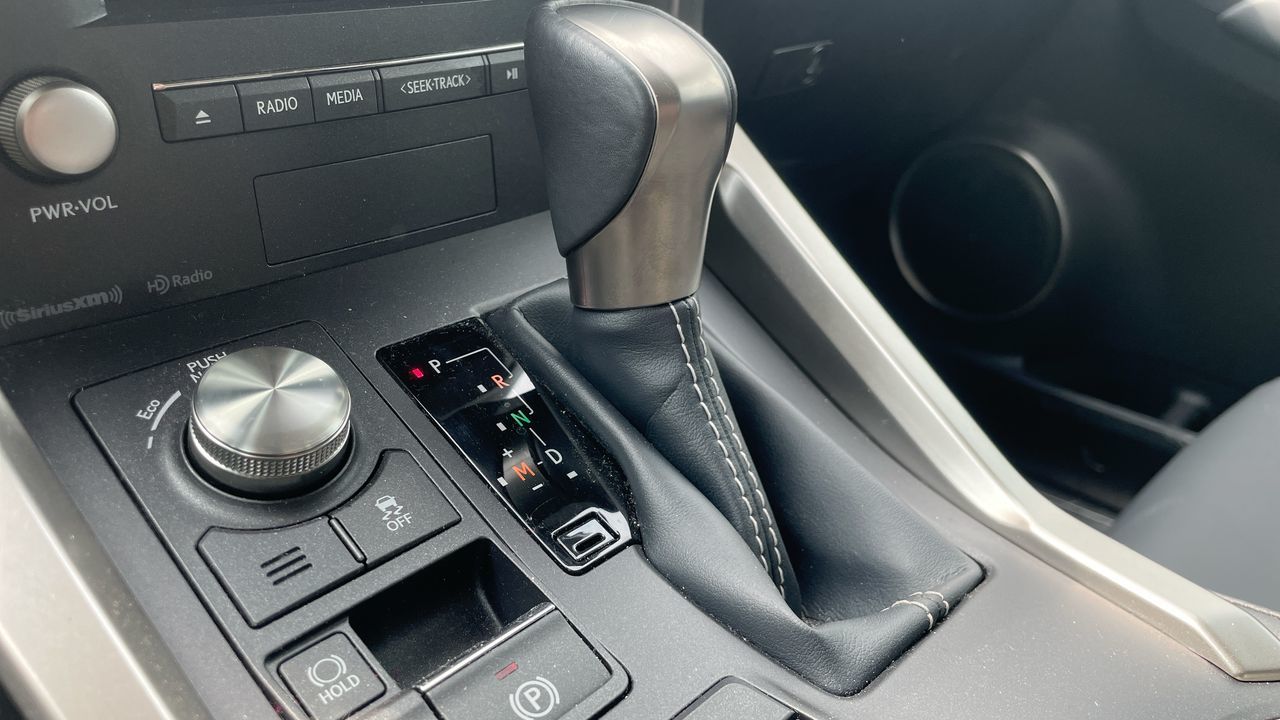 Lexus NX 300  2021 à Laval, Québec