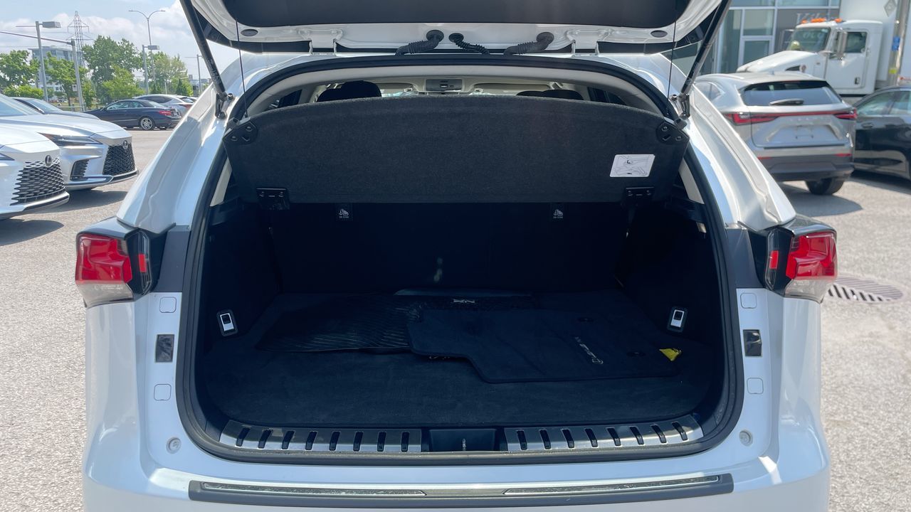 Lexus NX 300  2021 à Laval, Québec