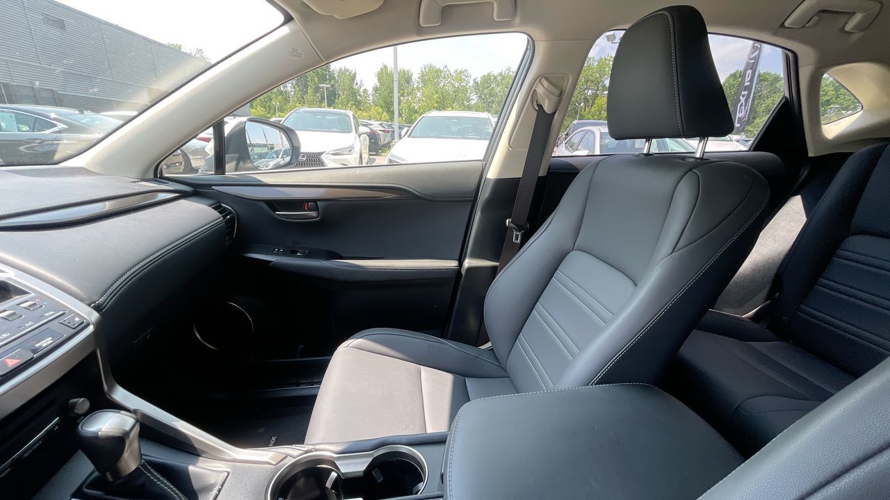 Lexus NX 300  2021 à Laval, Québec