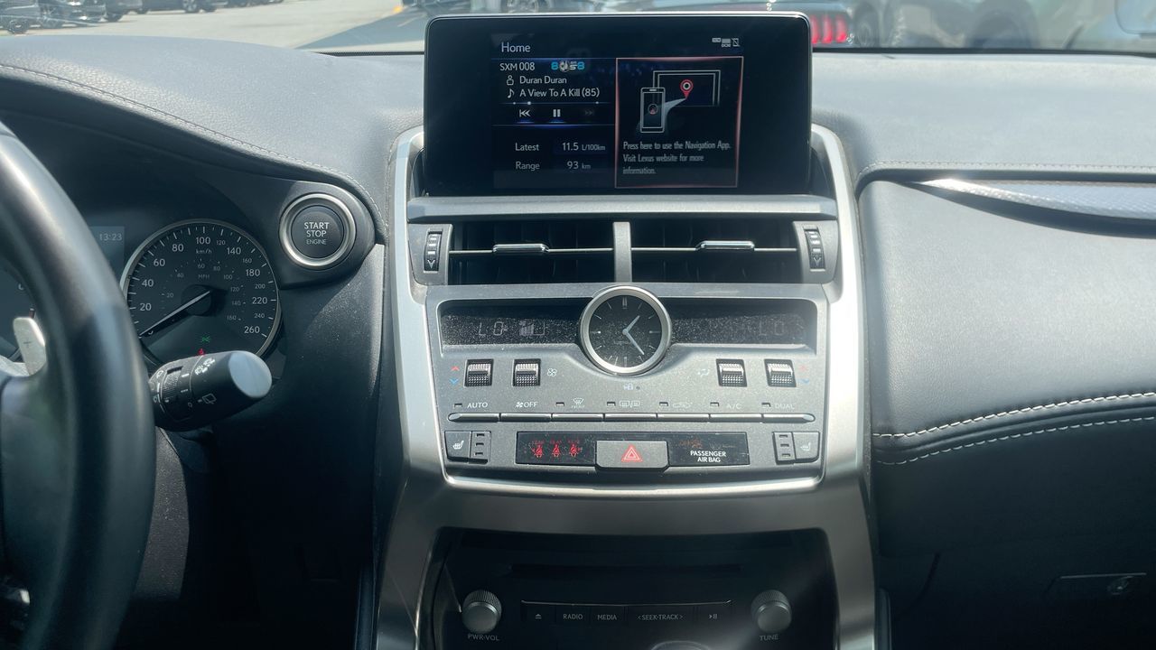 Lexus NX 300  2021 à Laval, Québec