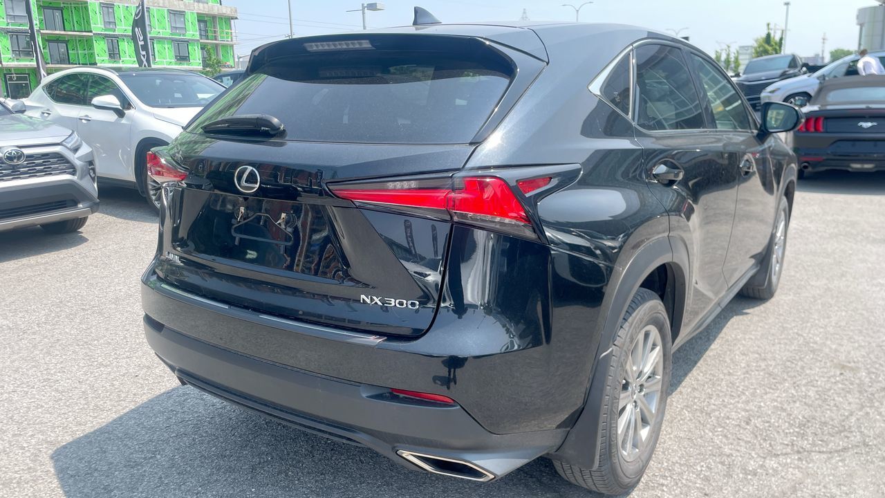 Lexus NX 300  2021 à Laval, Québec