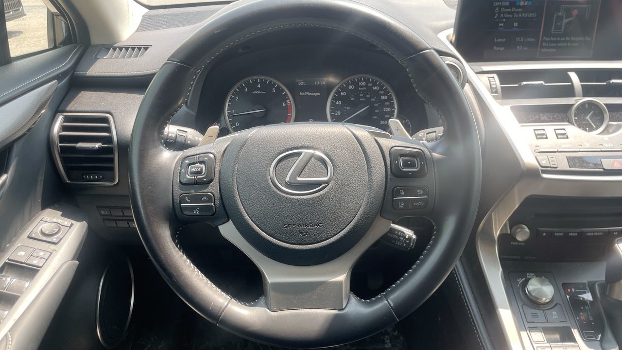 Lexus NX 300  2021 à Laval, Québec