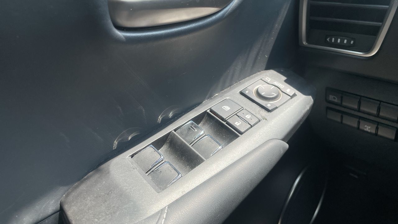 Lexus NX 300  2021 à Laval, Québec
