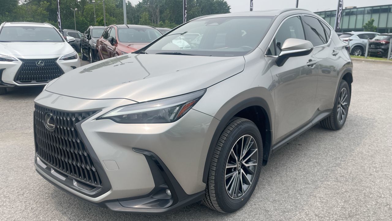 Lexus NX 450h+  2023 à Laval, Québec
