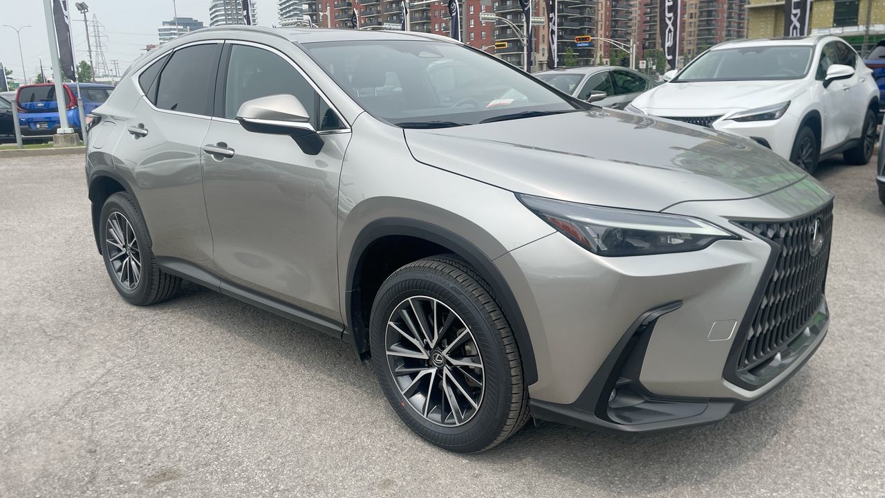 Lexus NX 450h+  2023 à Laval, Québec