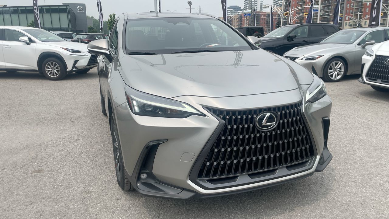 Lexus NX 450h+  2023 à Laval, Québec