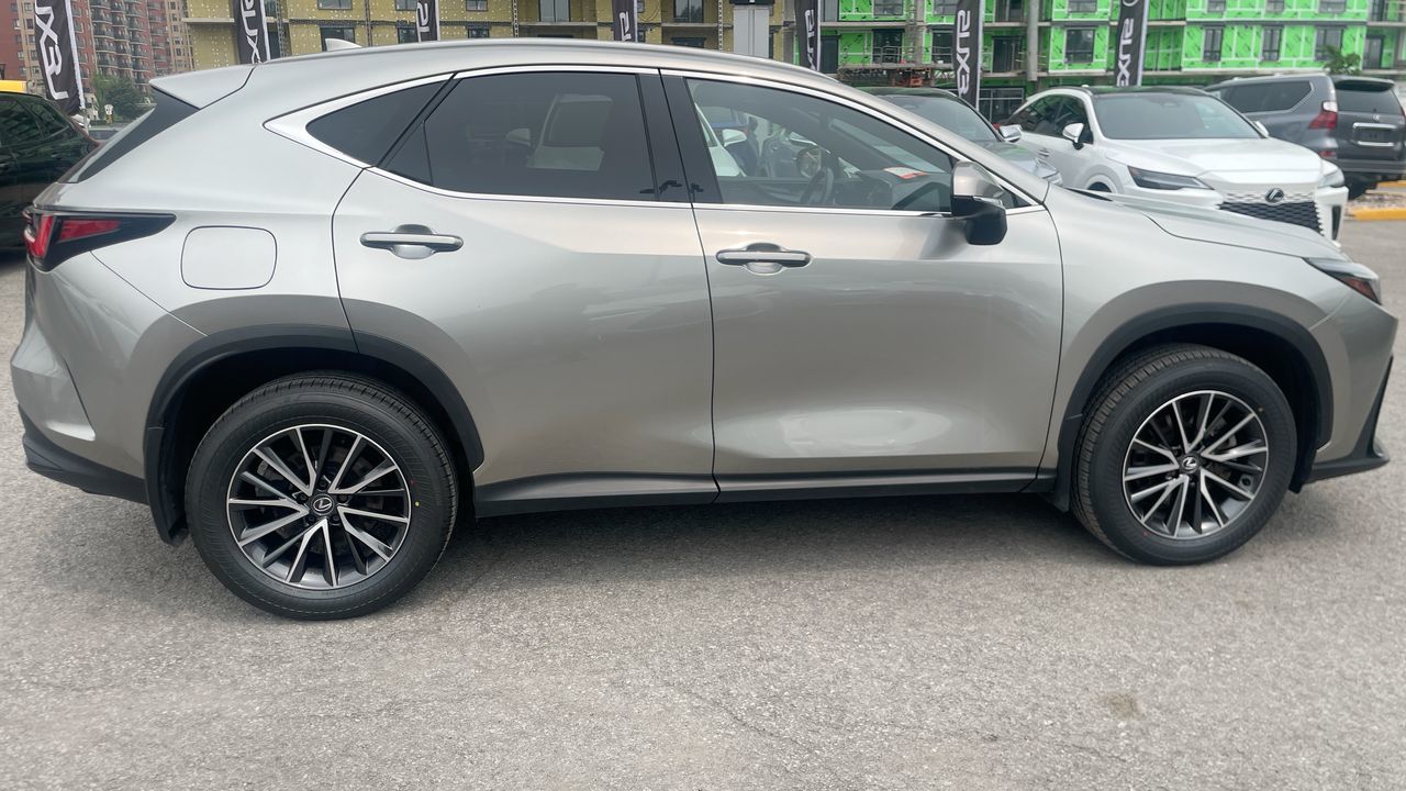 Lexus NX 450h+  2023 à Laval, Québec