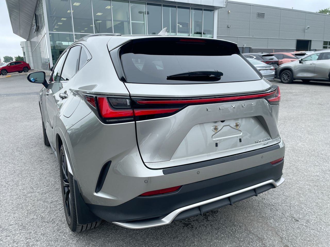 Lexus NX 450h+  2025 à Laval, Québec