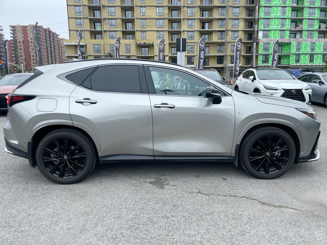 Lexus NX 450h+  2025 à Laval, Québec