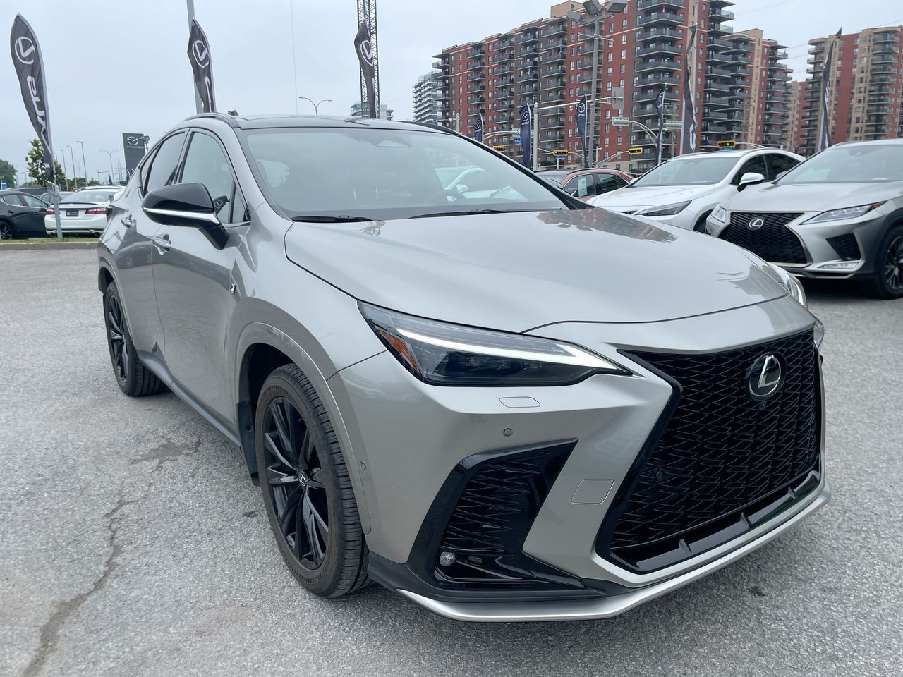 Lexus NX 450h+  2025 à Laval, Québec