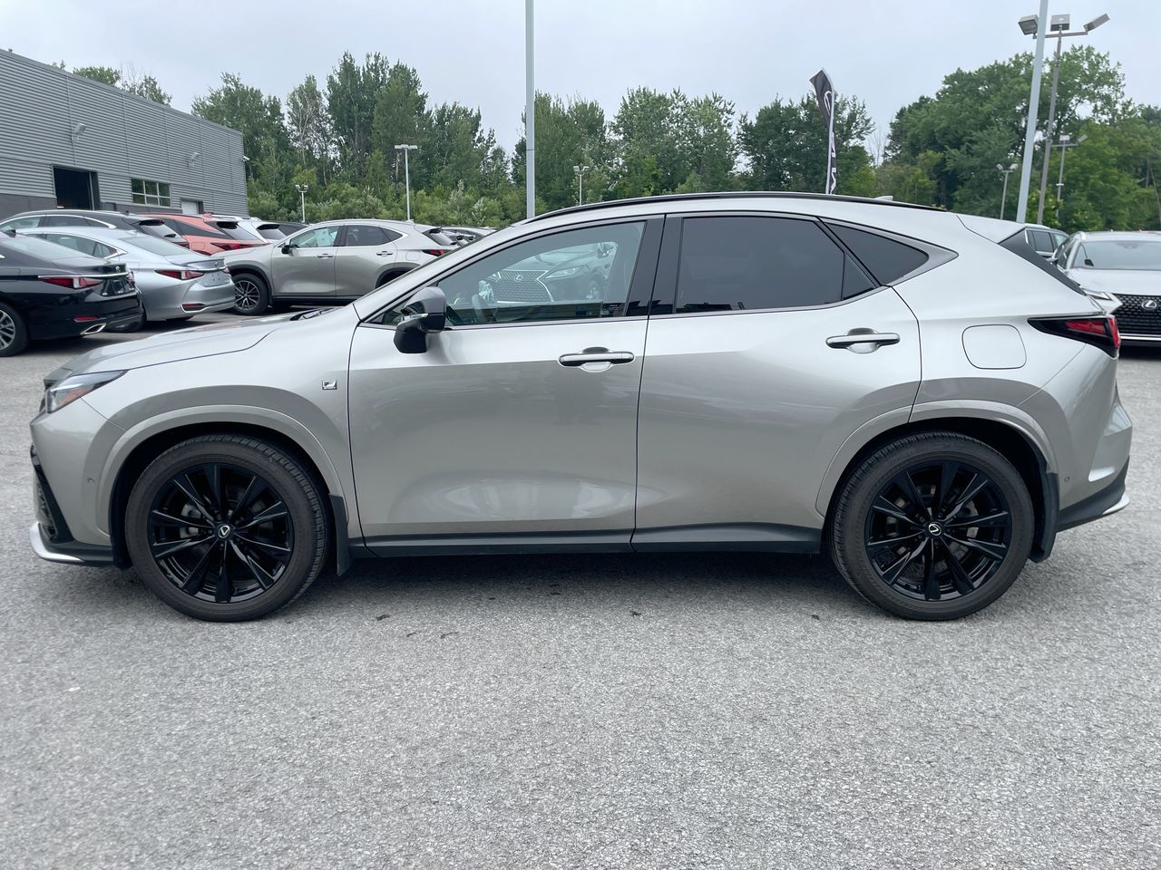 Lexus NX 450h+  2025 à Laval, Québec