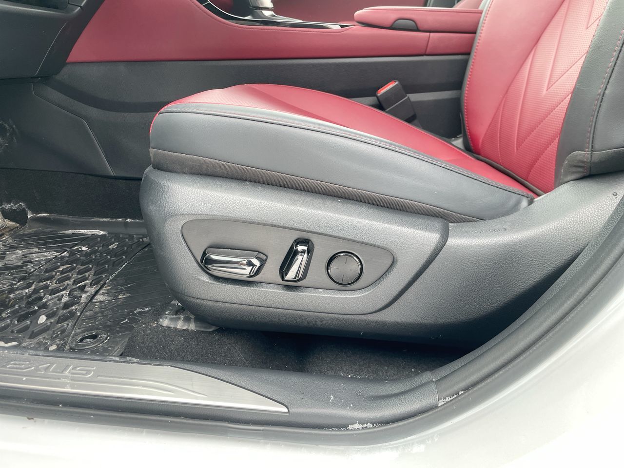 Lexus NX 450h+  2025