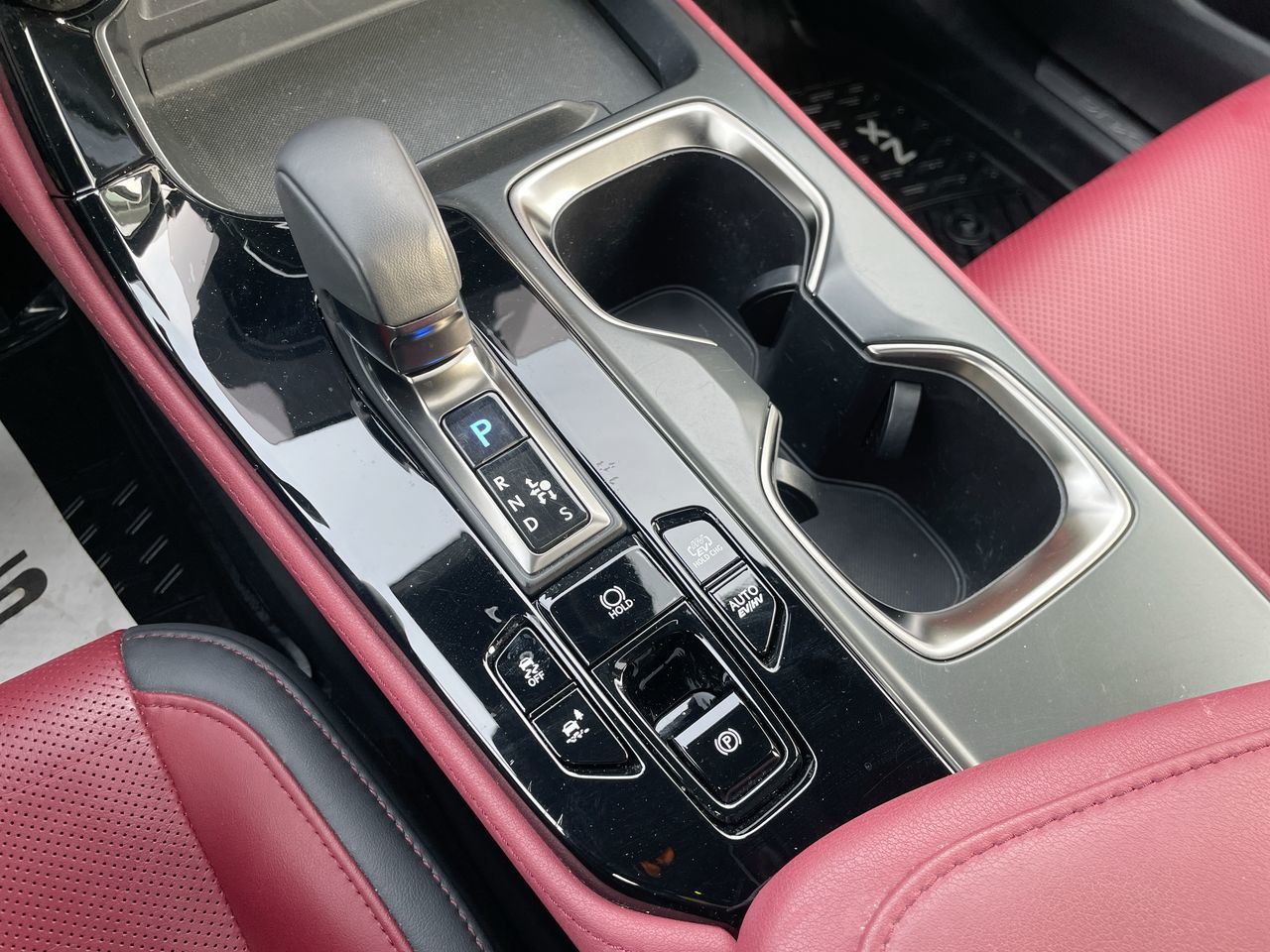 Lexus NX 450h+  2025