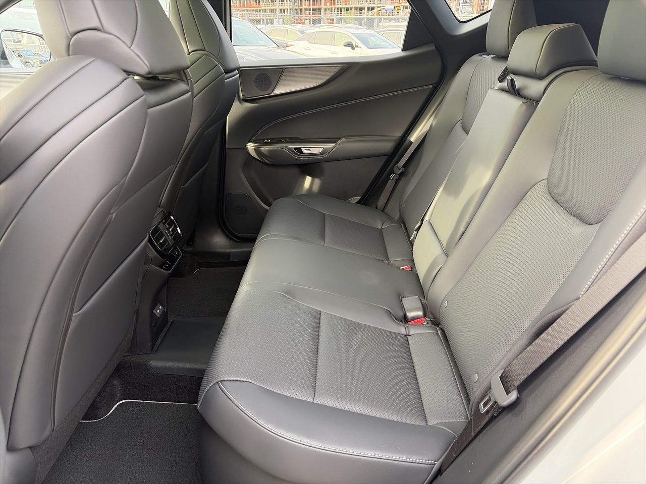 Lexus NX 450h+  2026