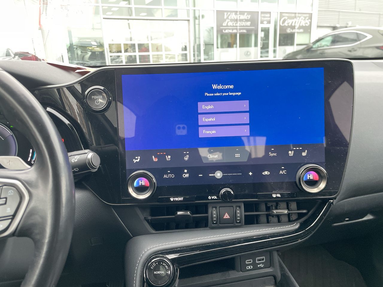 Lexus NX 450h  2023 à Laval, Québec