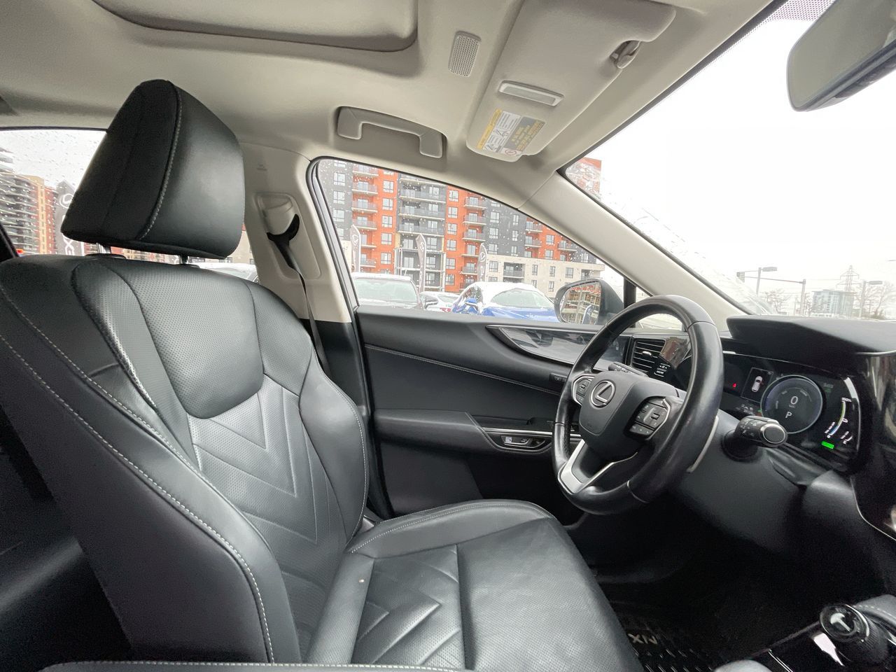 Lexus NX 450h  2023 à Laval, Québec