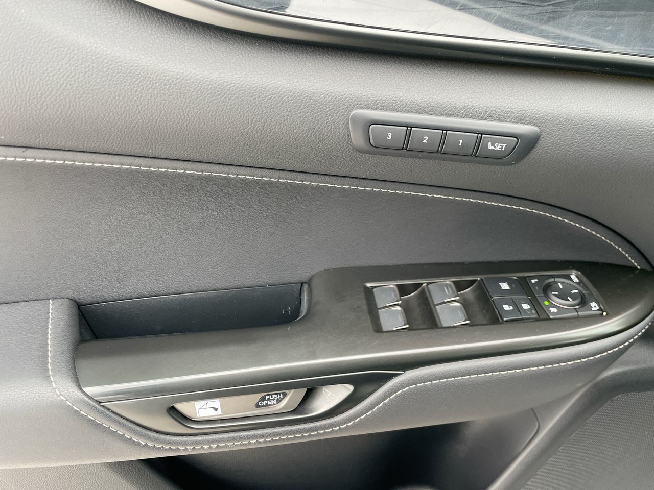 Lexus NX 450h  2023 à Laval, Québec