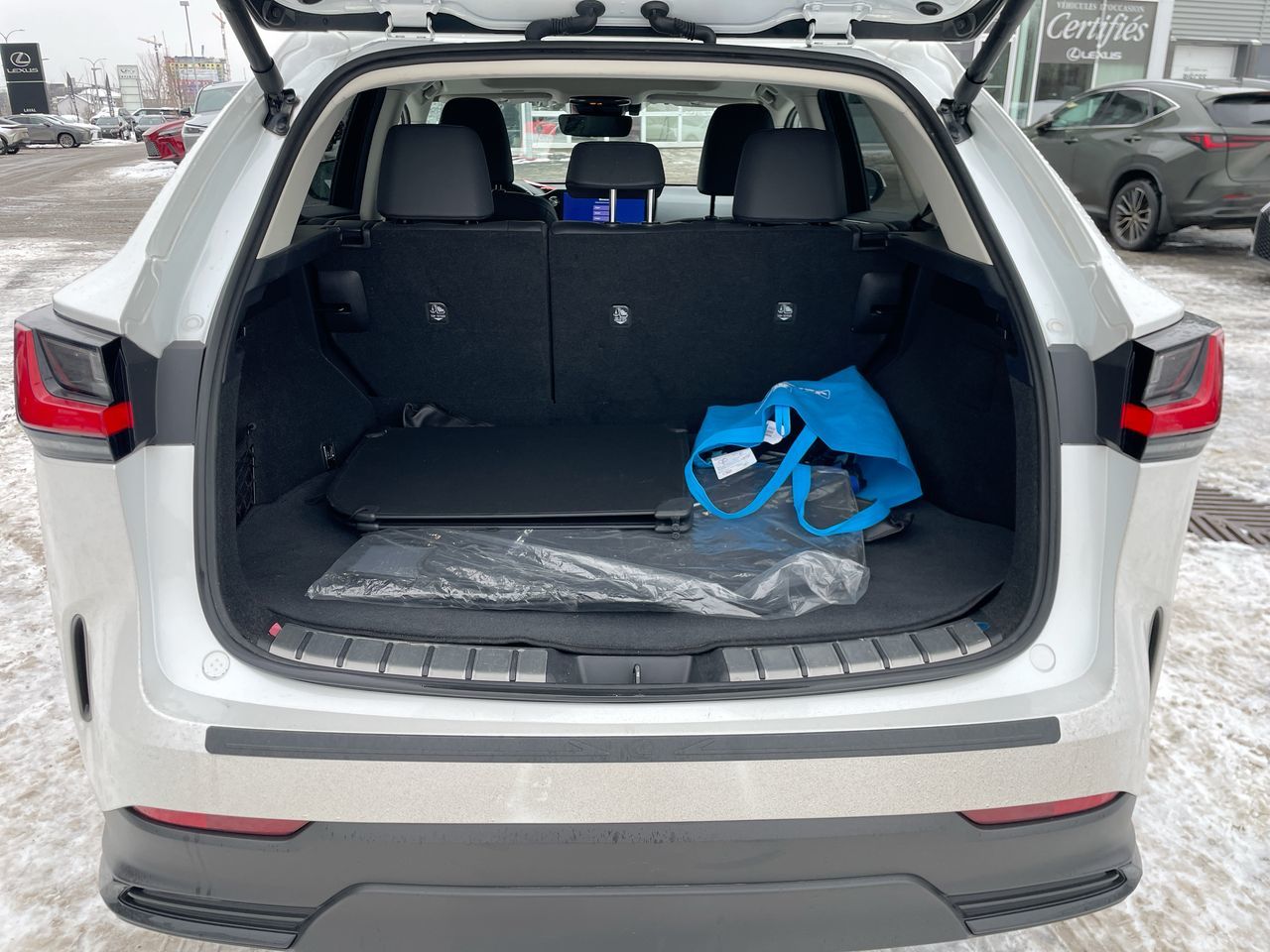 Lexus NX 450h  2023 à Laval, Québec