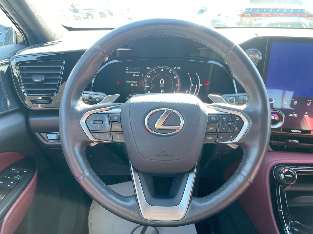 Lexus NX  2022