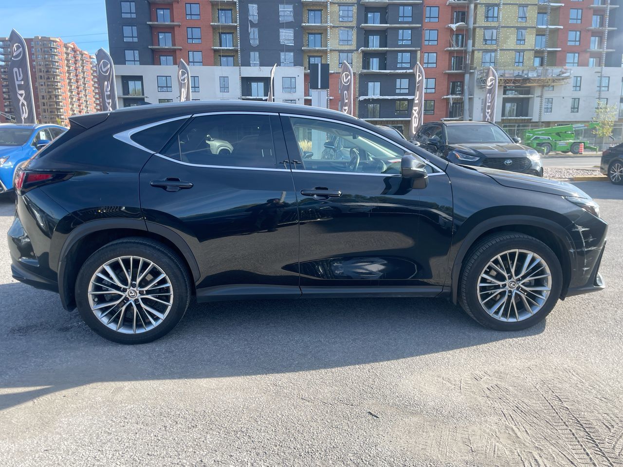 Lexus NX  2022