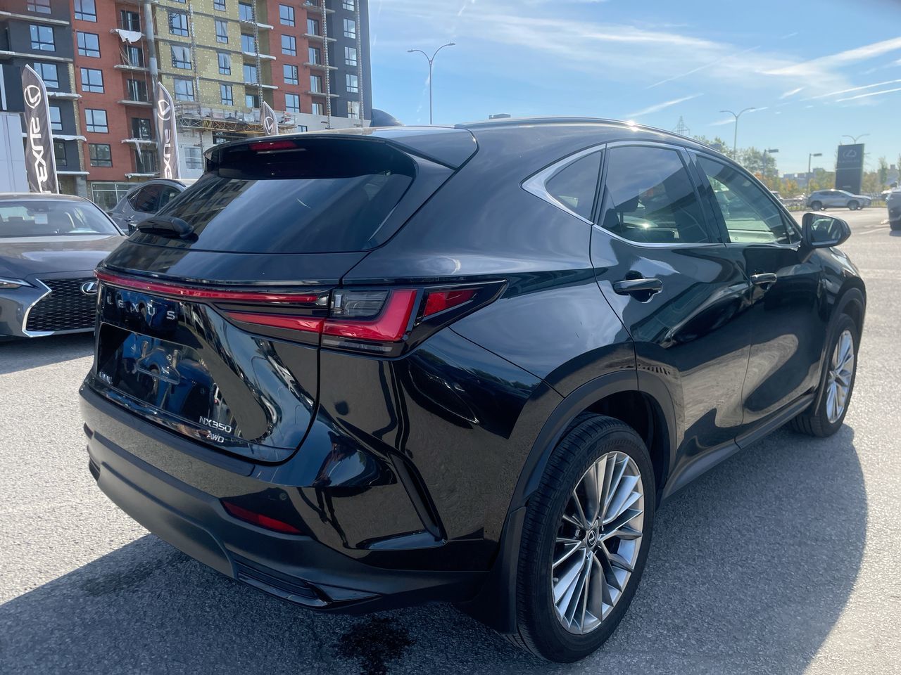 Lexus NX  2022