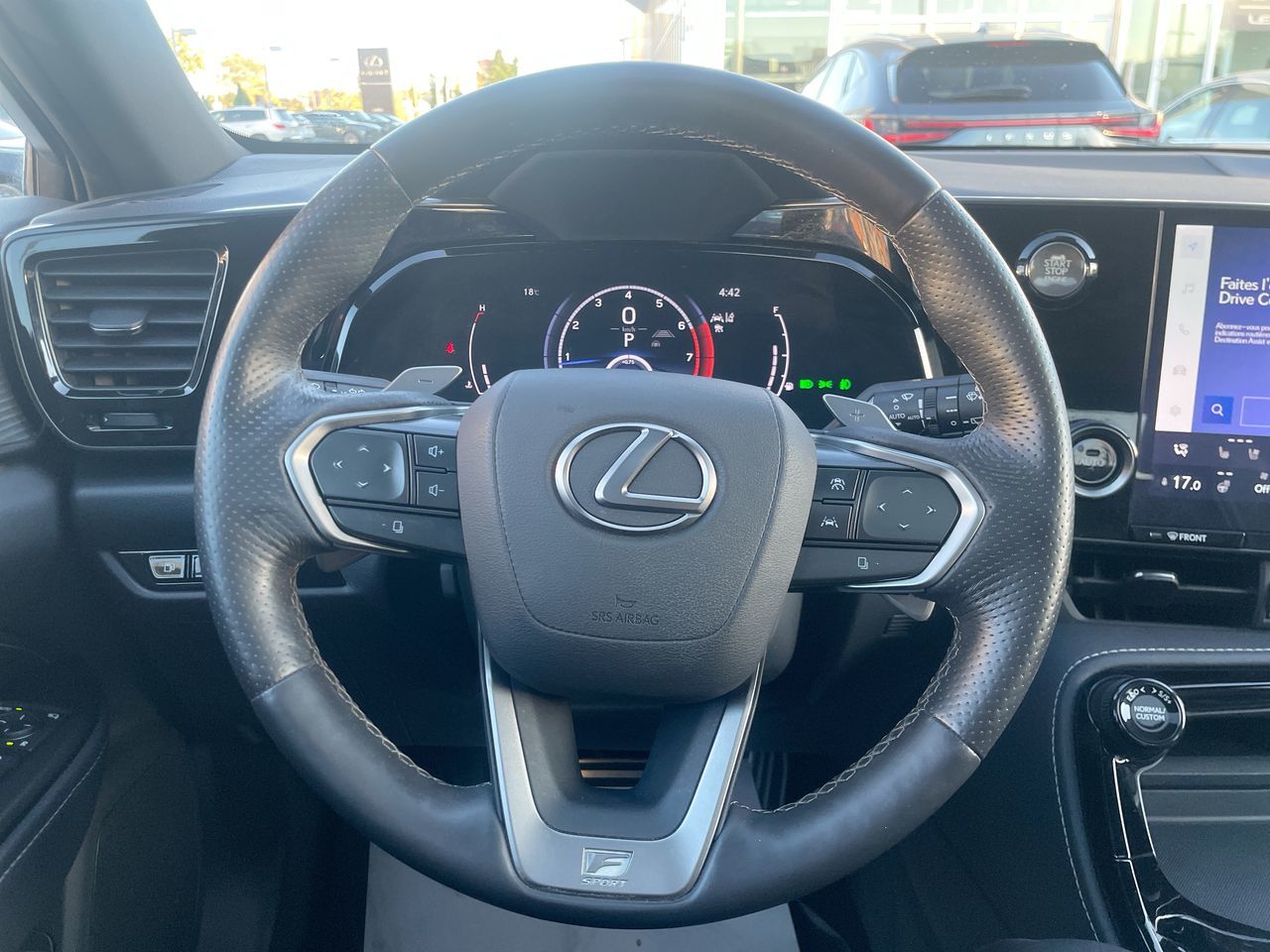 Lexus NX  2022