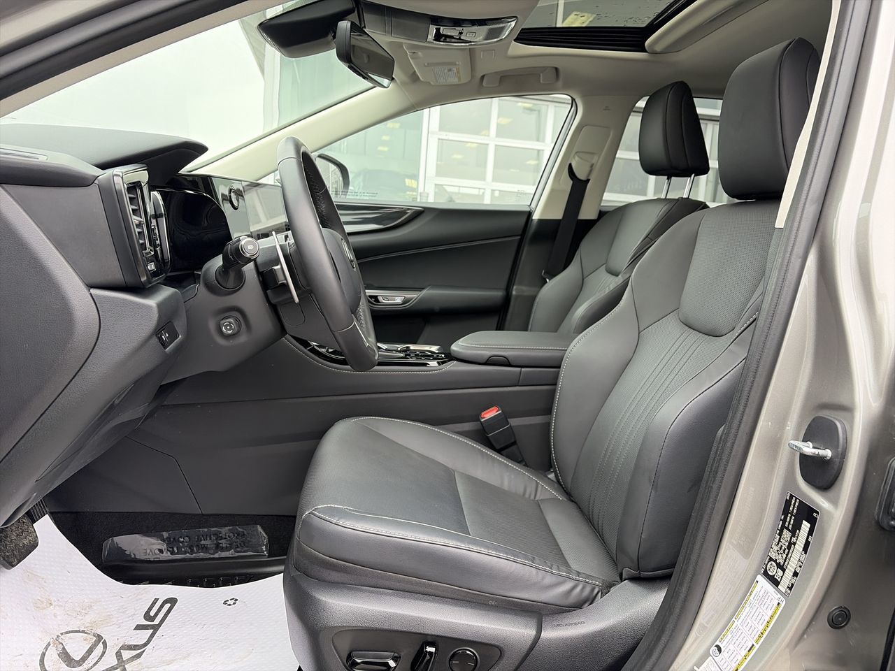 Lexus NX  2022 à Laval, Québec